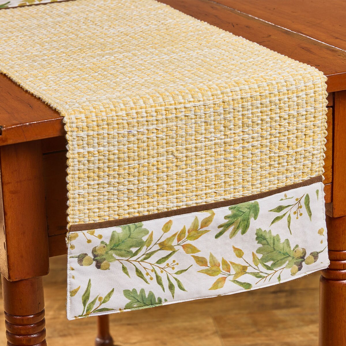 Oak Garland Border Table Runner 36" Long