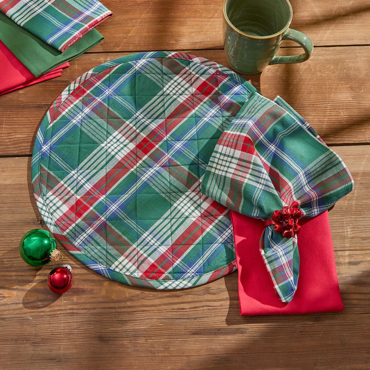 Hard Candy Christmas Quilted Placemat Round Set of 2