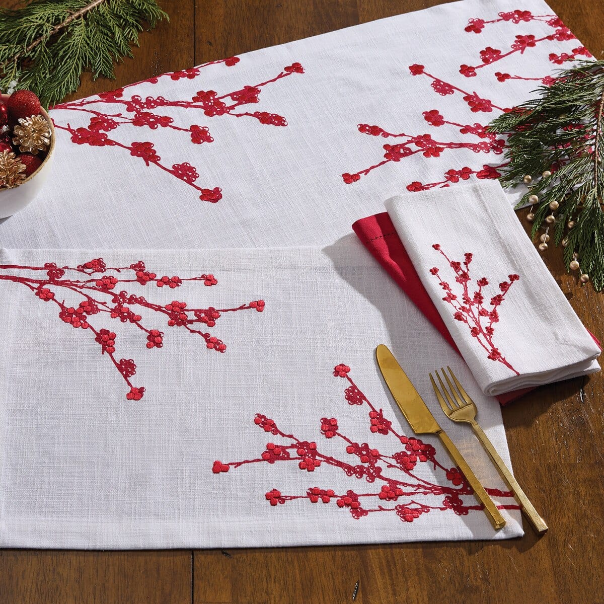 Berry Elegance Embroidered Patricia Heaton Home Napkin Set of 2