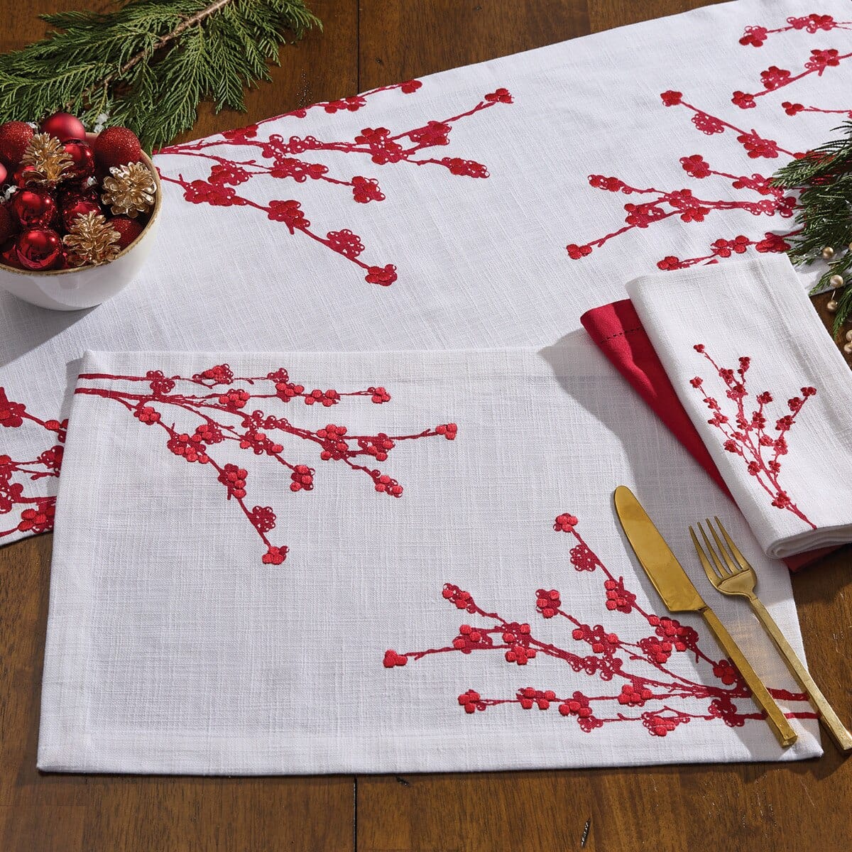 Berry Elegance Patricia Heaton Home Table Runner 36" Long