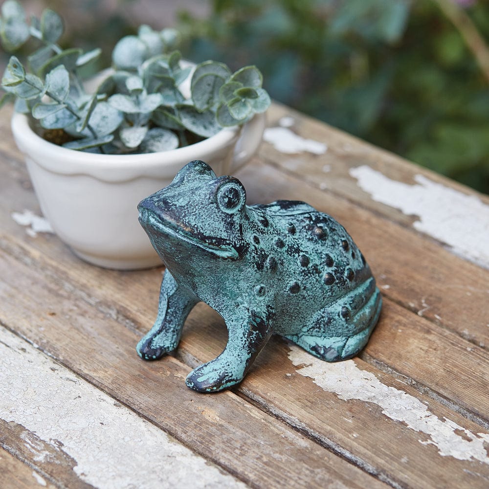 Cast Iron Frog Figurine / Paperweight