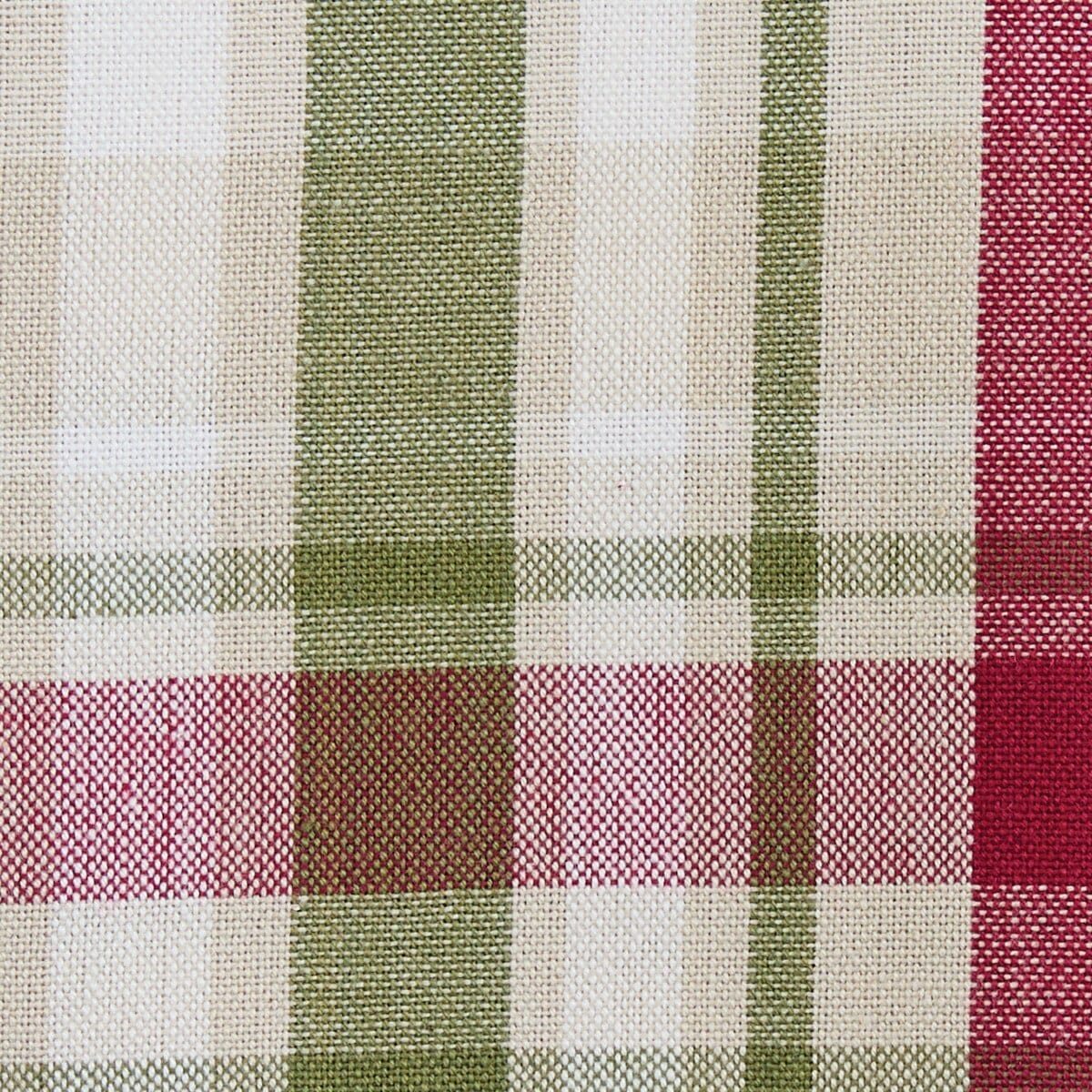 Christmas Barn Plaid Napkin Set of 2