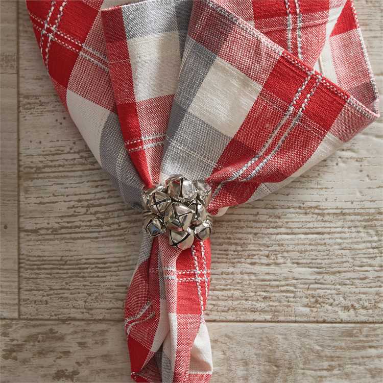 Park Designs Jingle bell cluster in Silver Napkin Ring Set of 2