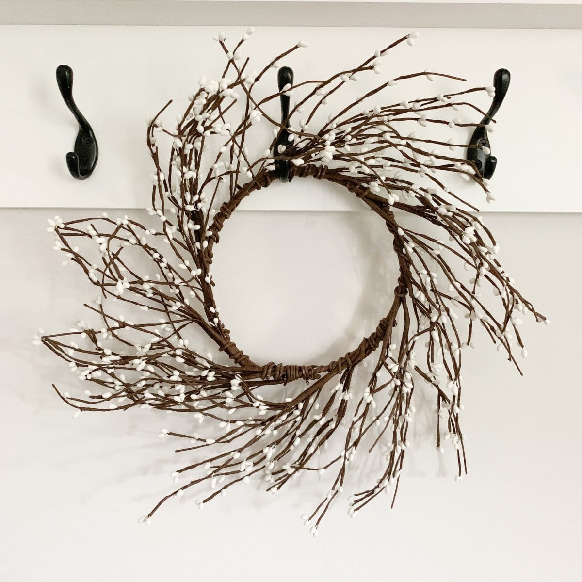 Pip Berry - White Wreath 6" Inside / 14" Outside Diameter-Impressive Enterprises-The Village Merchant