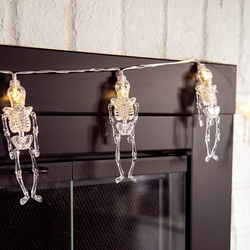 CWI Gifts Light strings - Novelty Skeleton Light String / Strand Battery Operated 8 Count