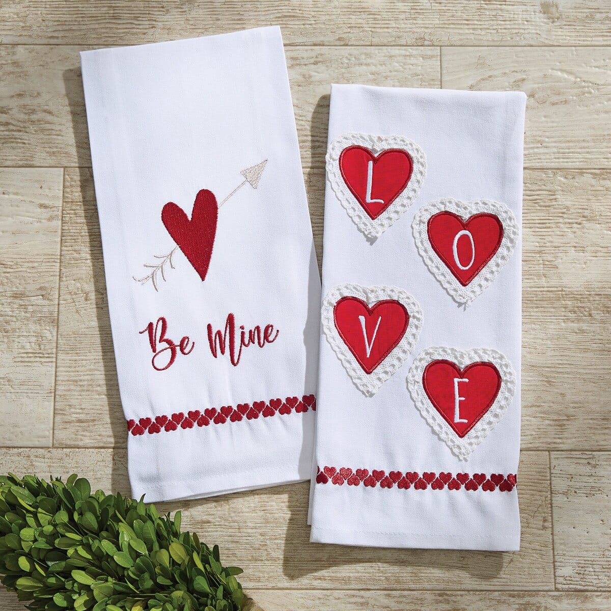 Valentine&#39;s Day Decorative Towels